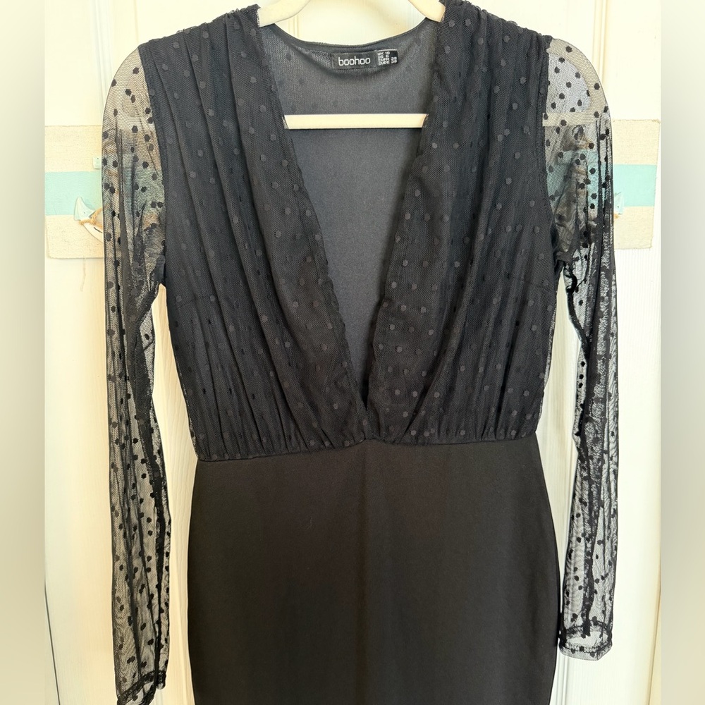 Boohoo Black Plunging Neckline Dress with Polkadot Lace Sz 6